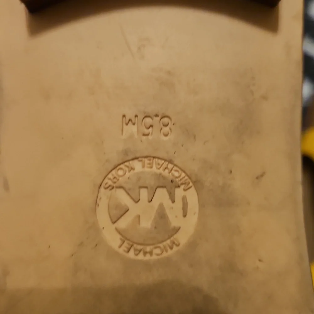Michael Kors  Leather Sandals 8.5 - Picture 6 of 7